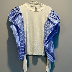 Casual Blouse volume sleeves in blue and white